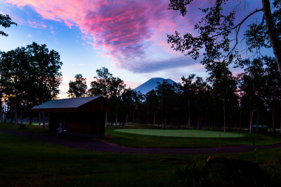 Niseko Hilton Hole 10 … she's Par 6.